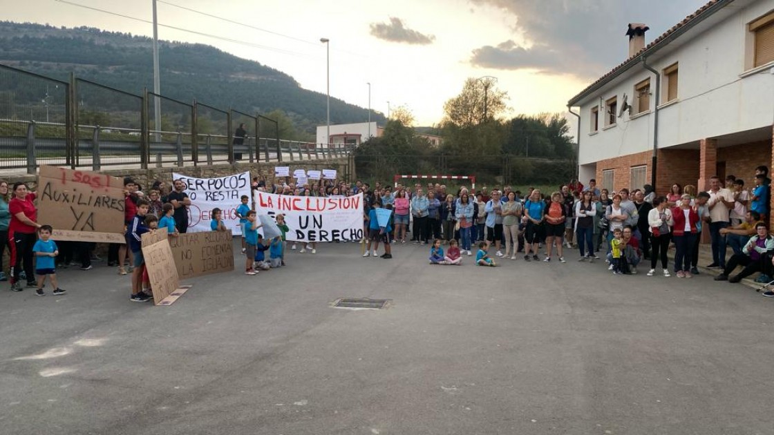 Familiares del CRA Alto Maestrazgo reivindican una educación digna y de calidad