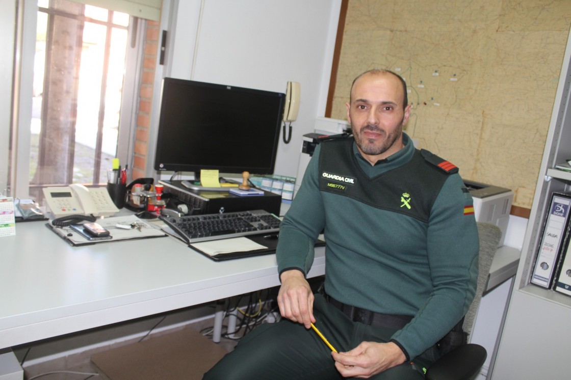 El sargento de la Guardia Civil de Valderrobres que participó en la detención de un acosador violento en un avión: “Hubo que actuar de forma contundente para reducirlo”