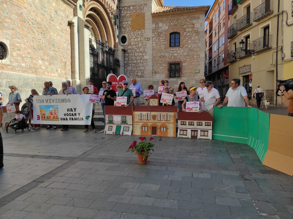 Concentraciones de la España Vaciada: “Hay gente que quiere ir a vivir a un pueblo y no encuentra una vivienda”