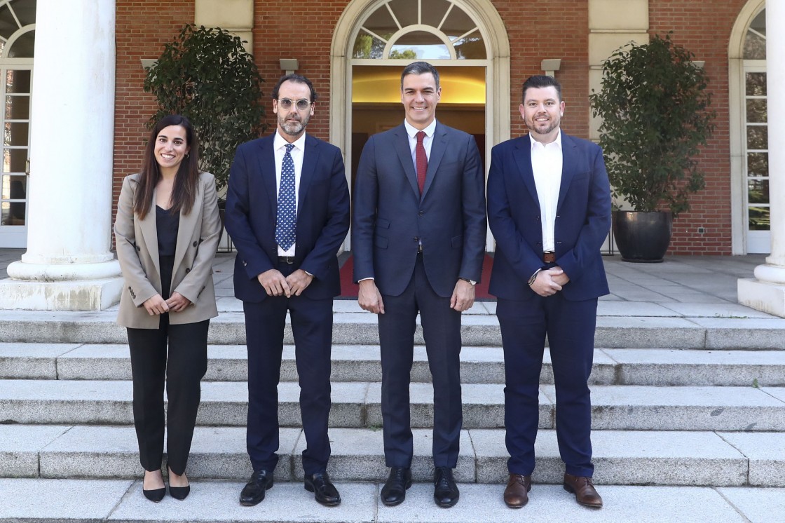 Sánchez recibe a PLD Space y le traslada su compromiso para 