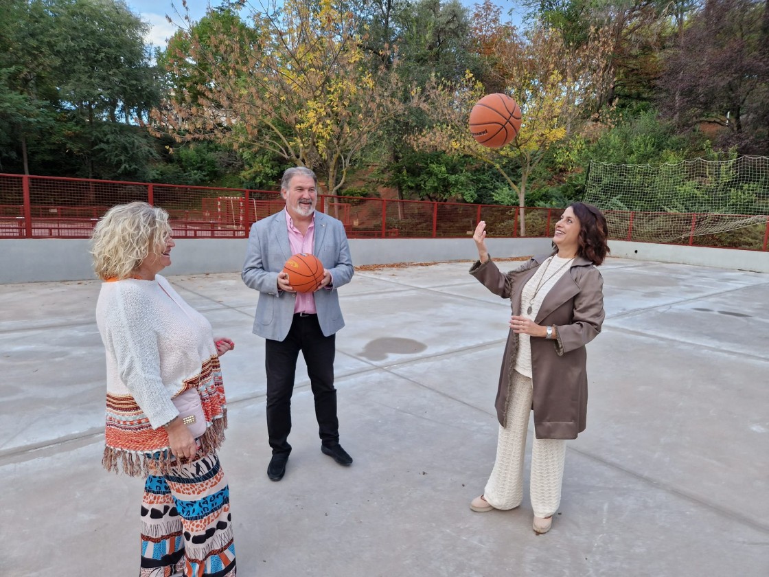 Nueva pista de baloncesto 3x3 en el parque de Los Fueros de Teruel