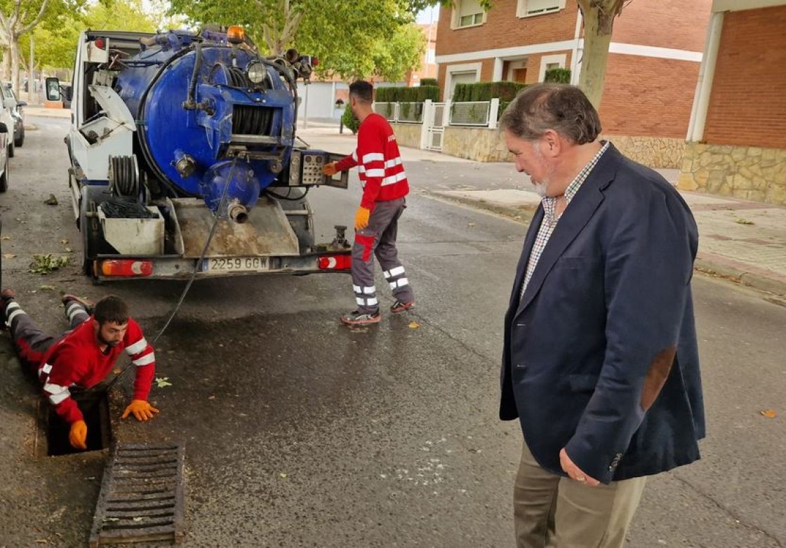 El Ayuntamiento de Teruel  acomete un plan de choque de limpieza en la red de drenaje