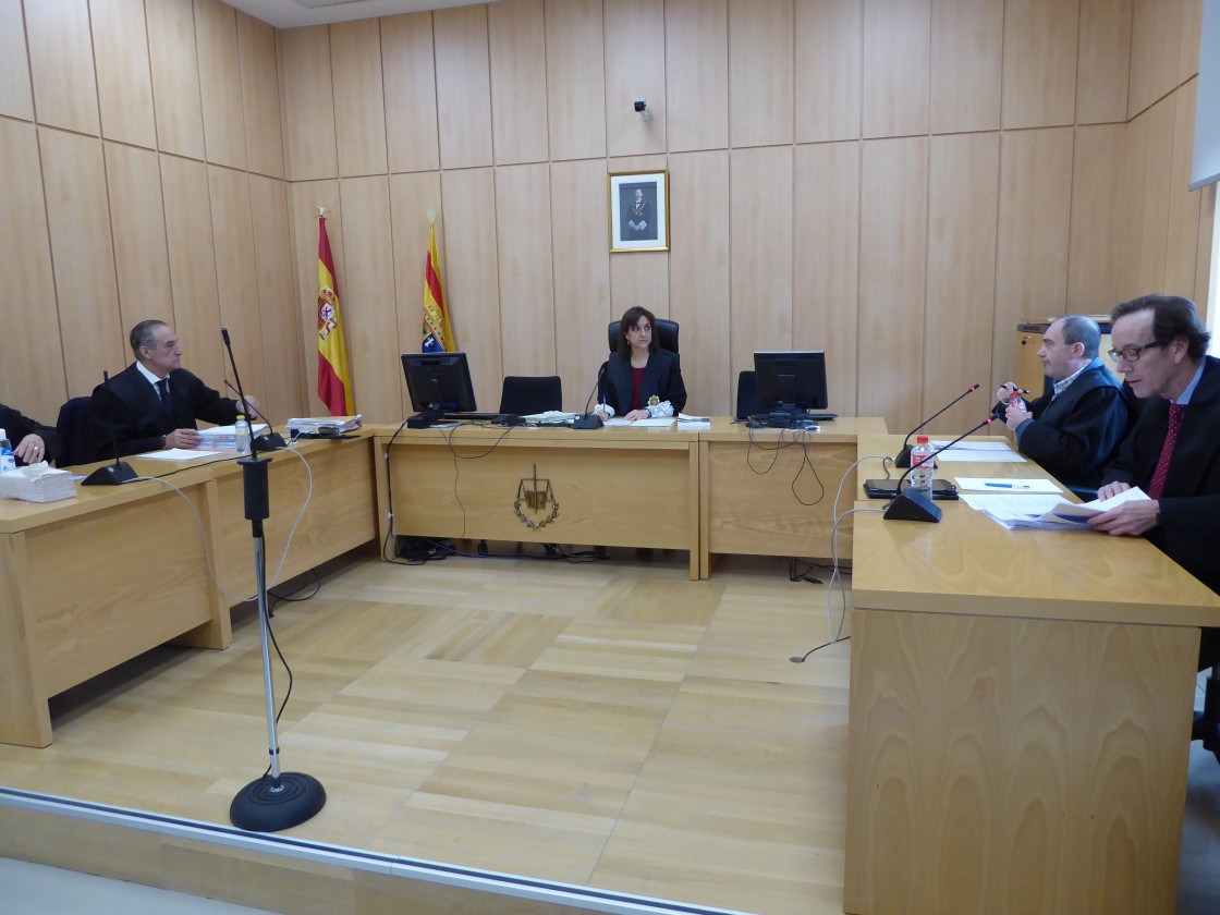 Un herido en la Hoguera de Castelserás de 2019 reclama 300.000 euros