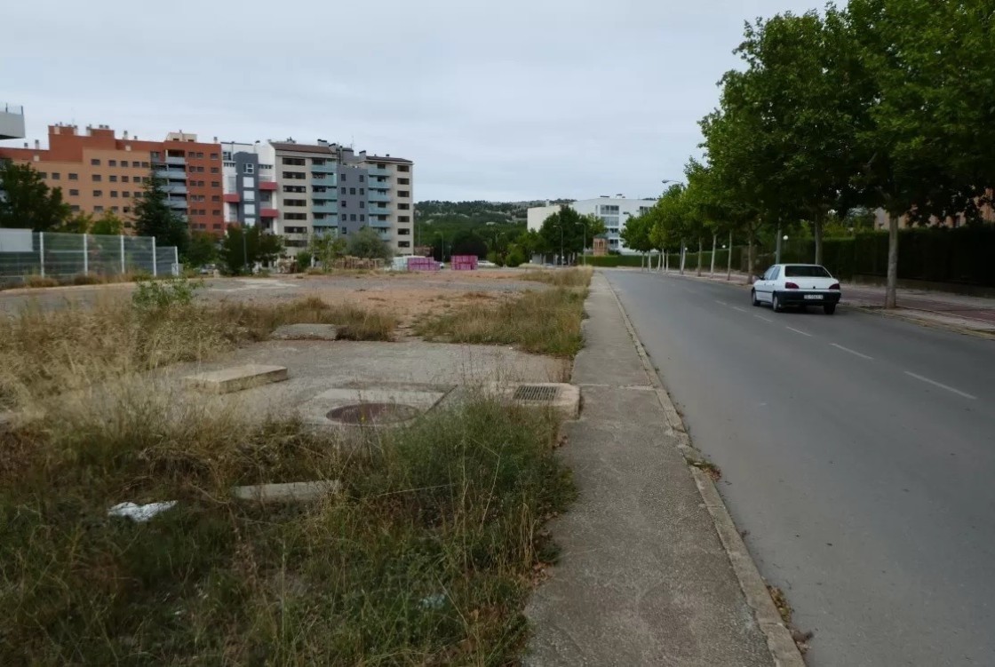 El concurso para enajenar cuatro parcelas municipales en la calle Los Sauces de Teruel queda desierto