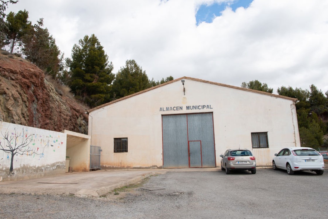 Roban un camión y maquinaria del almacén municipal de Albarracín