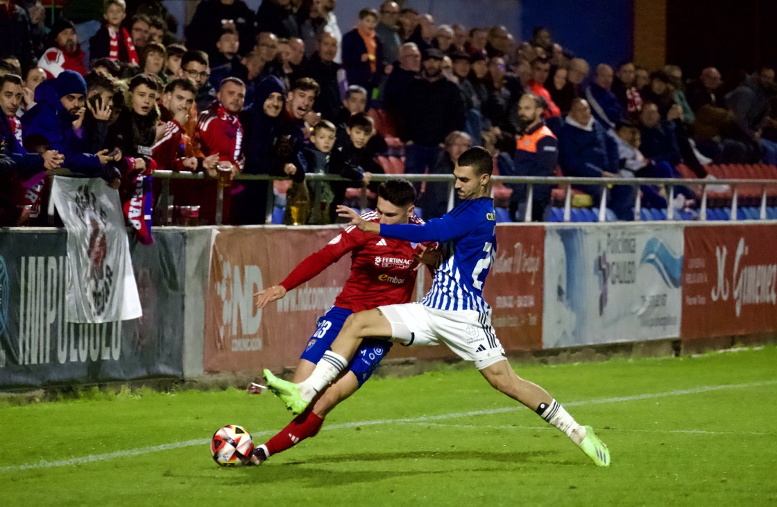 El CD Teruel descarta el cese del entrenador tras la derrota por 0-2 con la Ponferradina