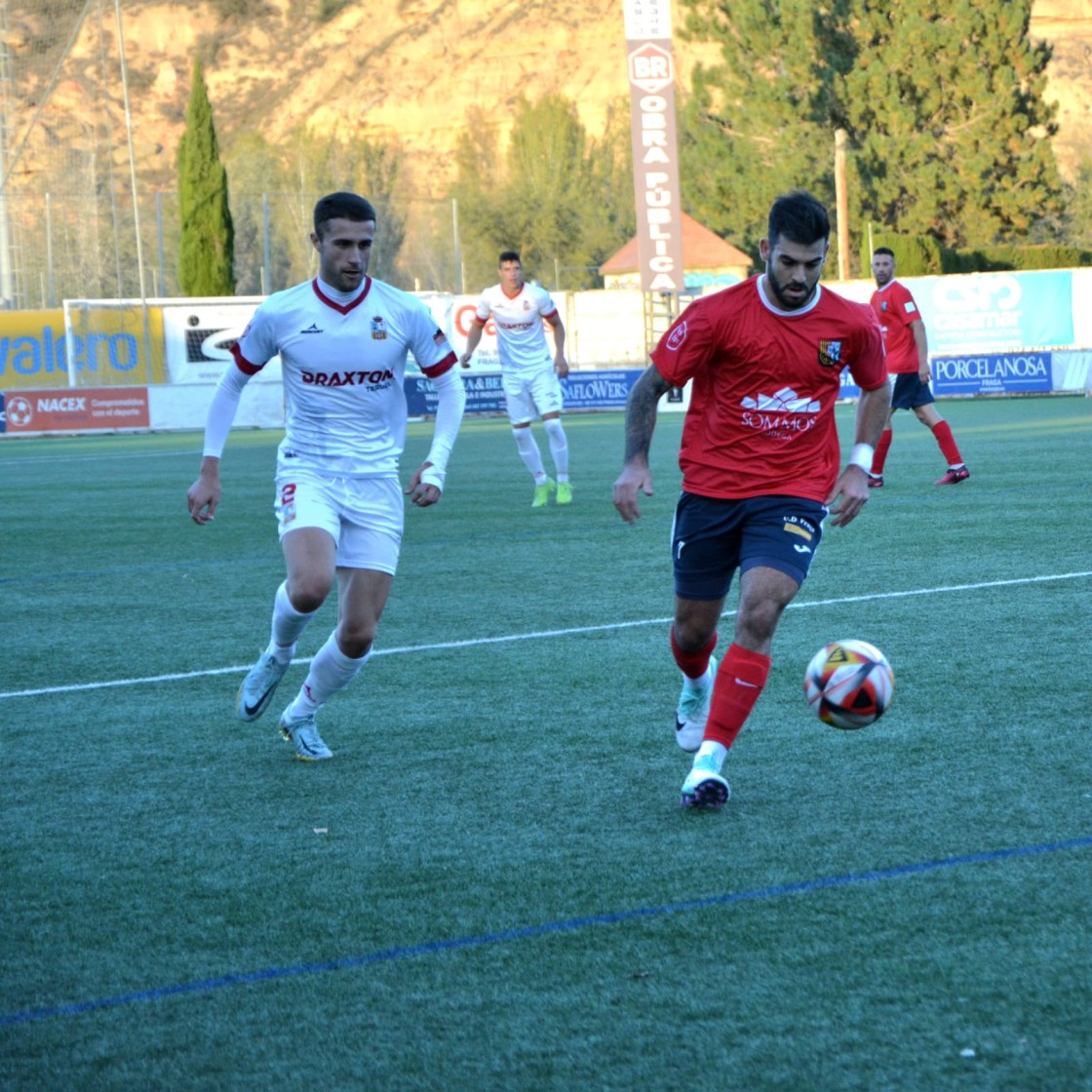 El CD Utrillas gana a la heroica en Fraga tras una hora en inferioridad numérica (0-1)