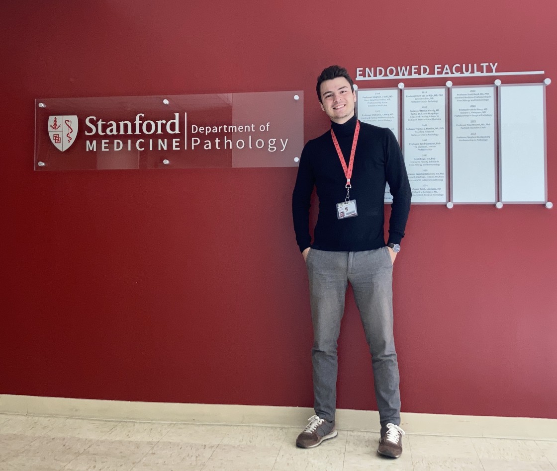 El investigador turolense Jorge Sanz busca claves sobre el alzhéimer en Stanford