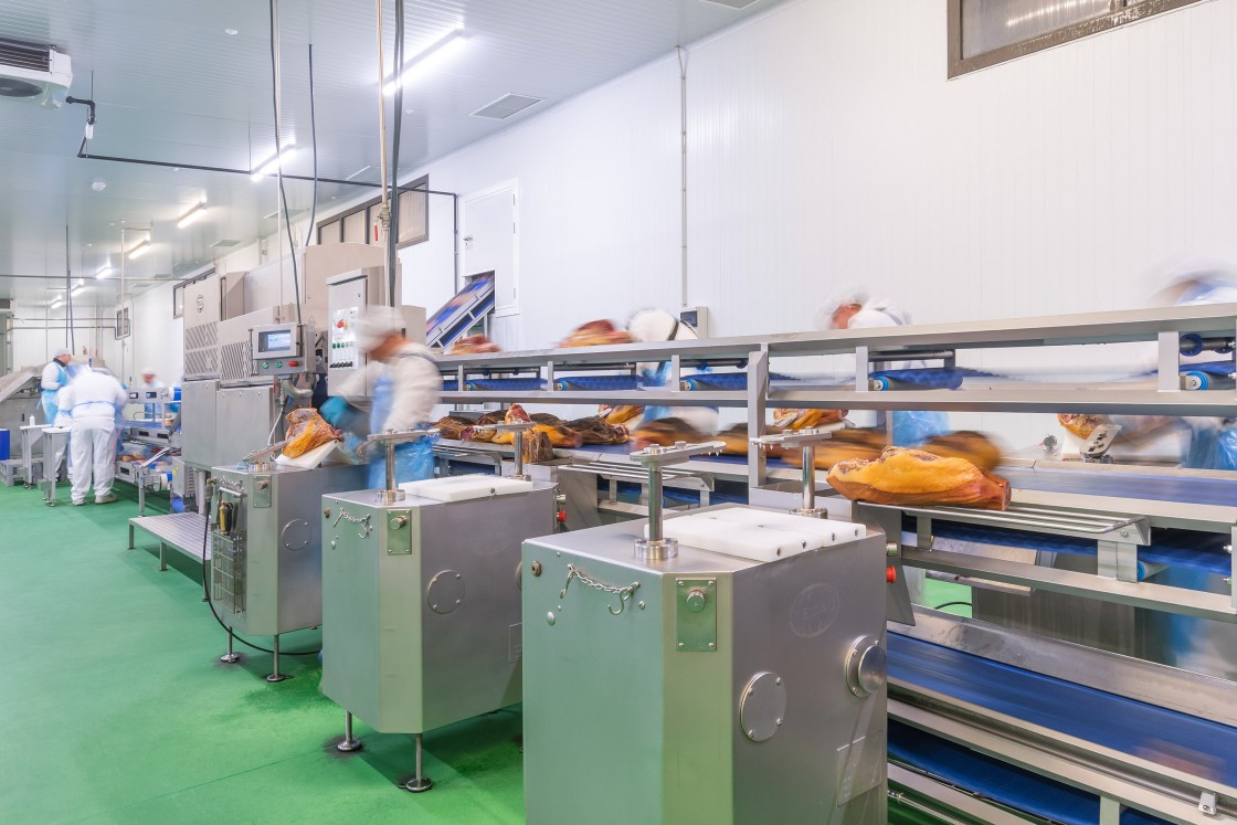 La empresa turolense Viarcín Platea lidera el mercado nacional de deshuesado de jamones, cinco años después de su constitución