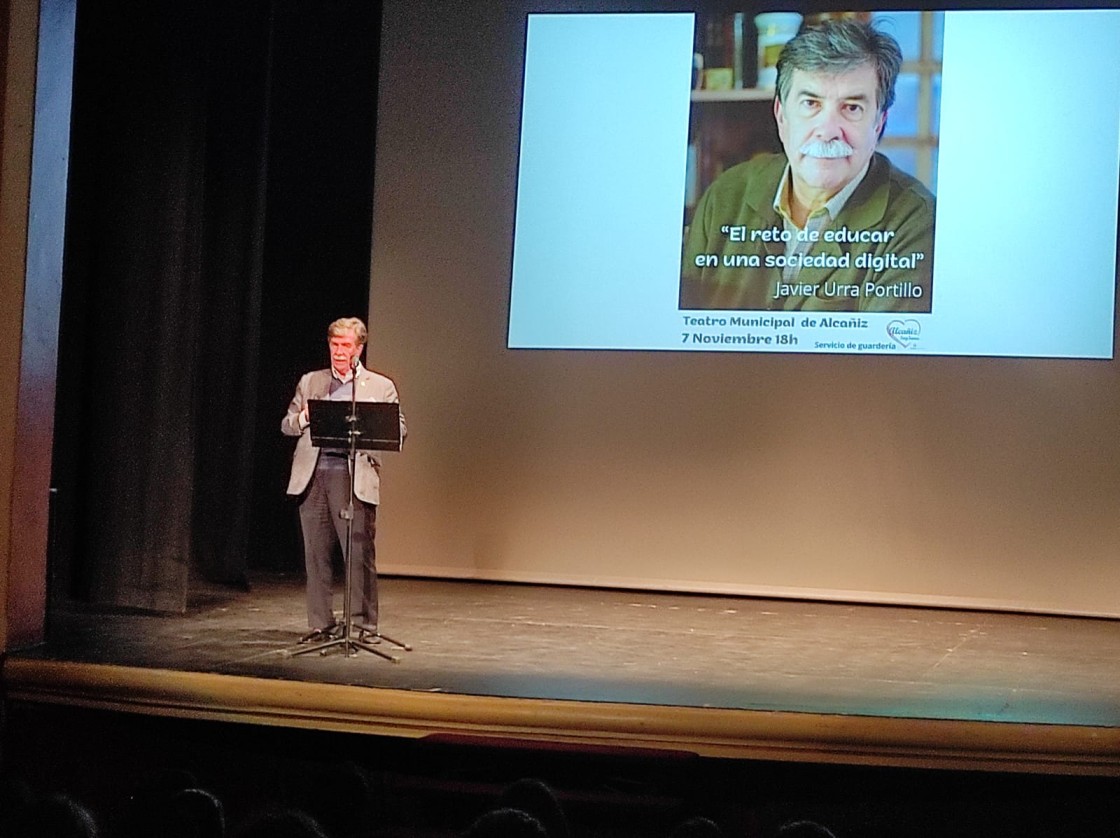 Javier Urra aboga por dar alternativas a los jóvenes más allá del mundo virtual