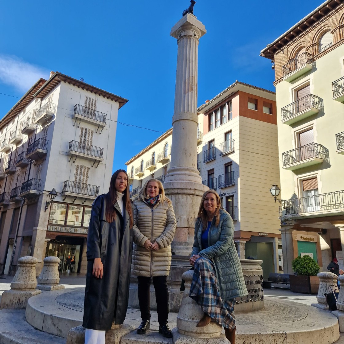 La plaza del Torico se iluminará de morado el 25 N para condenar la violencia hacia la mujer