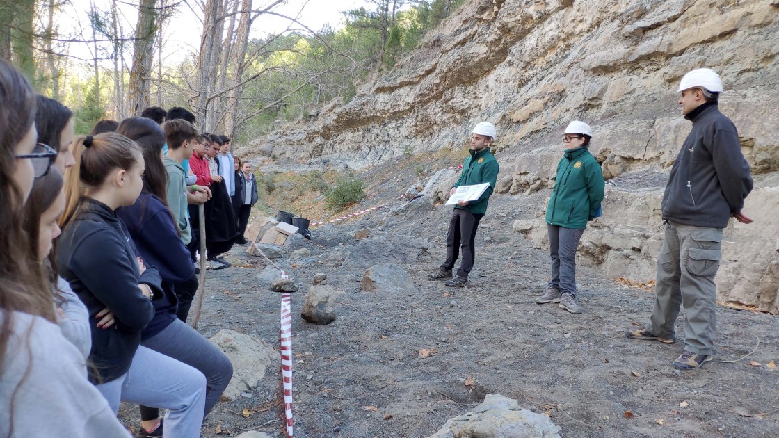 La Fundación Dinópolis divulga los principios de la Paleontología en la Semana de la Ciencia