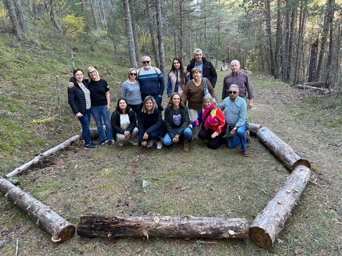 Los miembros de la Asociación Turística Gúdar Javalambre conocen el campo de golf y el recorrido de baño de bosque de Alcalá de la Selva