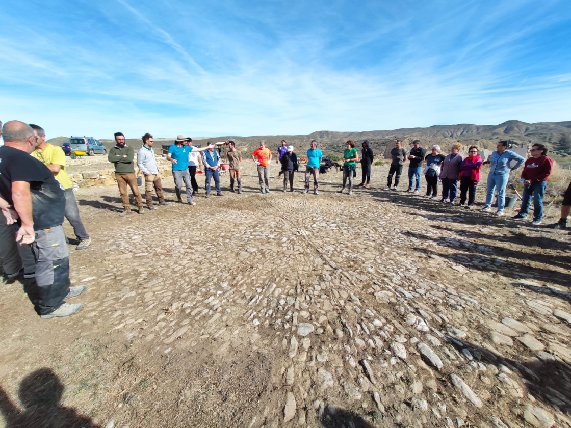 El éxito del curso de construcción en piedra seca en Alcaine reafirma el potencial turístico y cultural de los recursos del medio rural