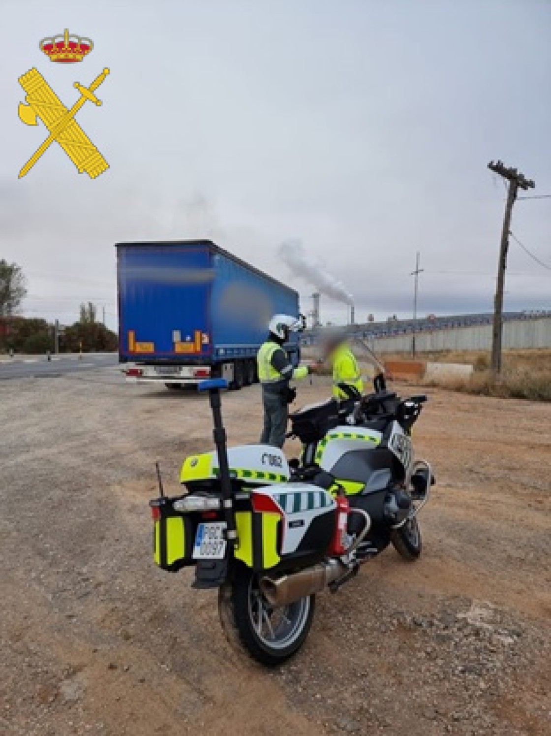 Interceptado un camionero que triplicaba la tasa de alcohol y que iba bebiendo una cerveza mientras conducía