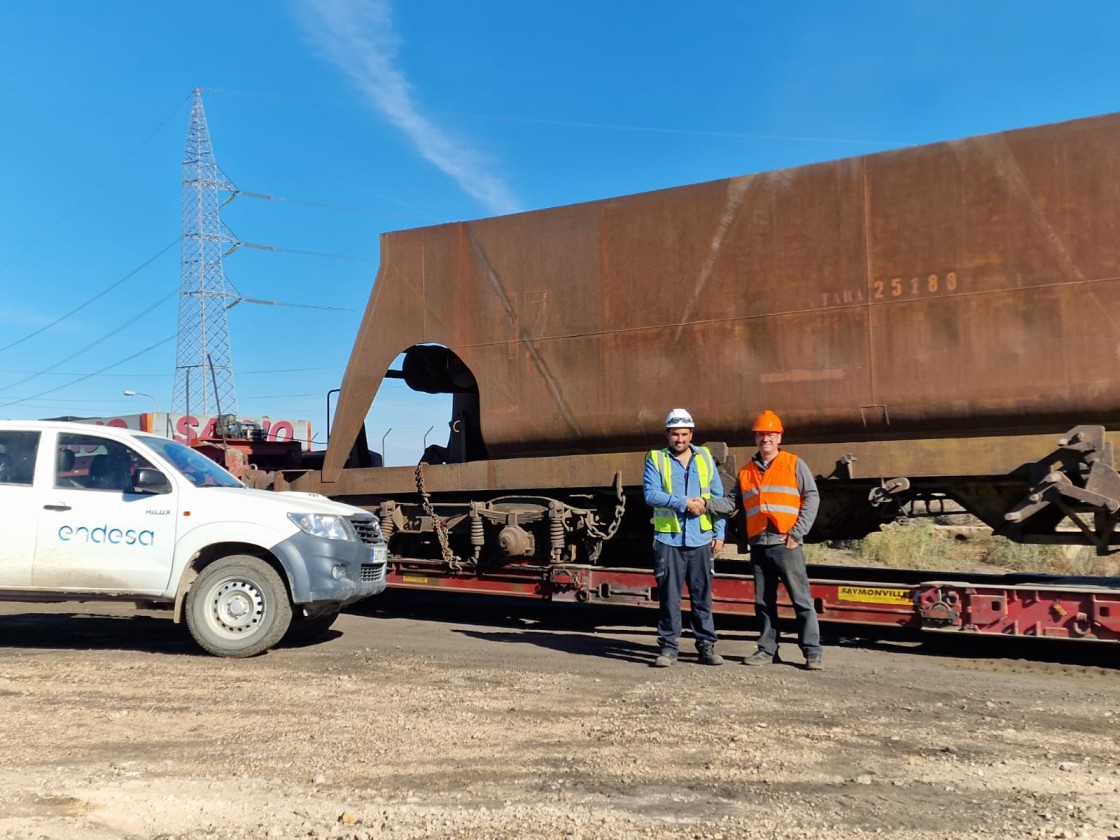 Endesa cede al Museo del Ferrocarril de Mora la Nova un vagón tolva de los utilizados en Andorra