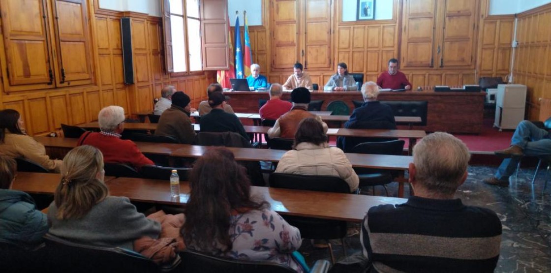 Medio Ambiente se reúne en Tramacastilla con la plataforma SOS Montes Universales