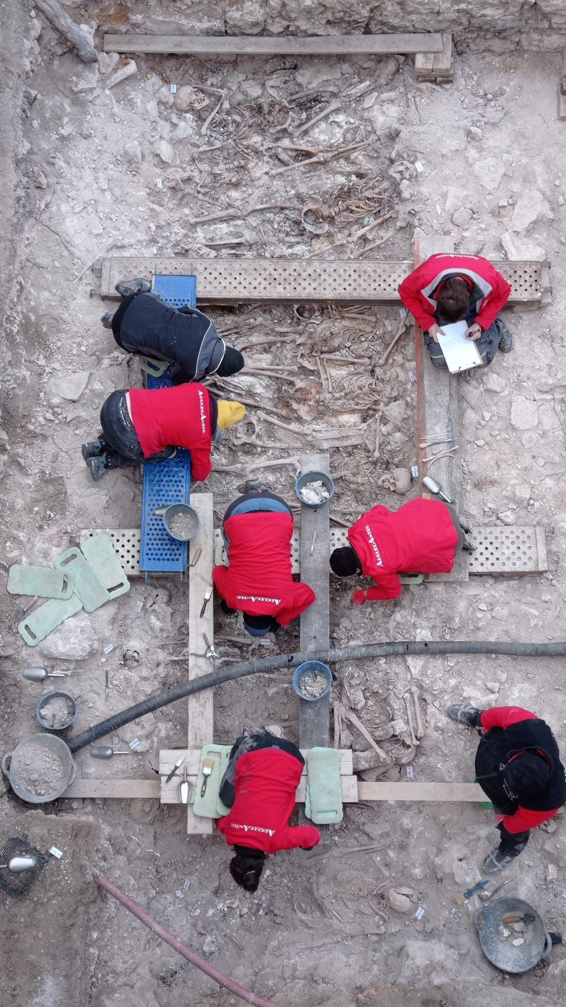 Encuentran a los tres fusilados de la guerra que buscaban en un campo de Bronchales