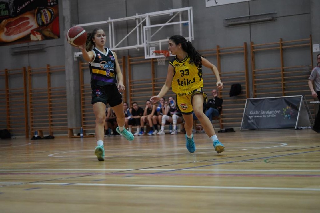 La jornada del viernes del Torneo de Navidad de baloncesto define los primeros semifinalistas