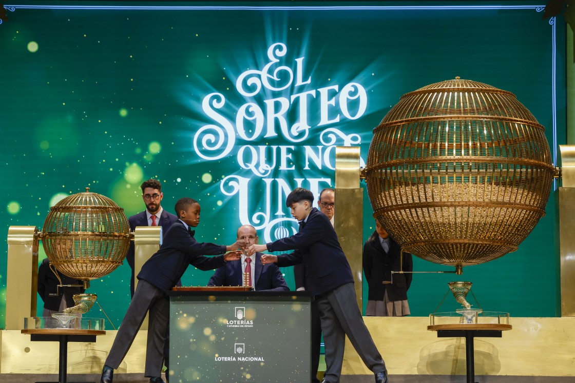 Comienza el Sorteo de Navidad donde se repartirán 2.590 millones de euros en premios