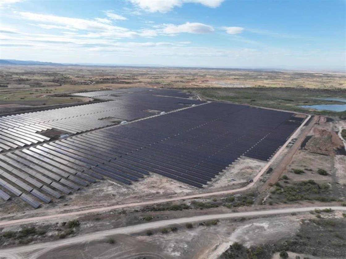 Endesa conecta su primera planta solar en el perímetro de la antigua central de Andorra