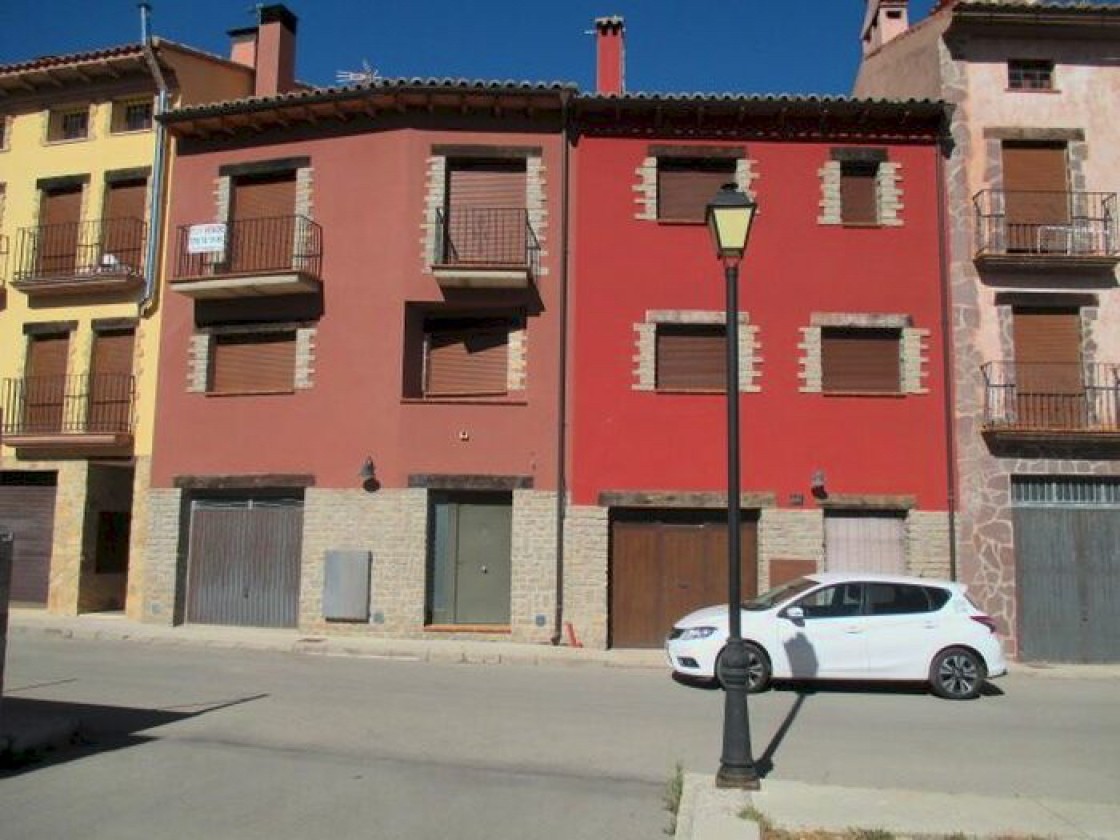 El primer censo de casas disponibles en la provincia de Teruel localiza un millar en pueblos de menos de 200 vecinos