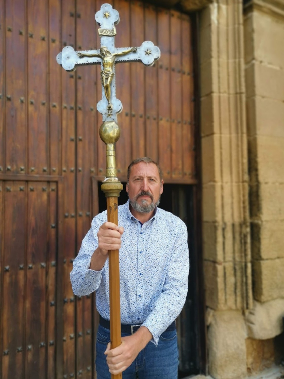 La cruz procesional de Valdelinares está hecha con el fuselaje de un avión republicano de la guerra civil