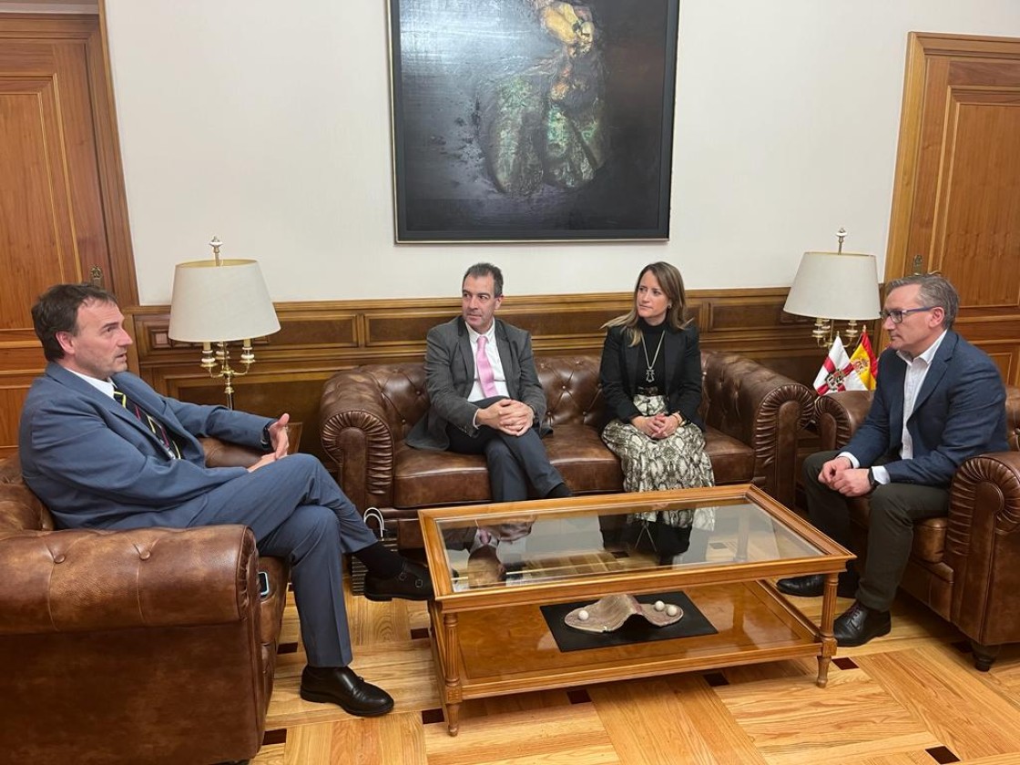 La FAMCP aborda con Juste y Buj el reto demográfico y la fiscalidad diferenciada
