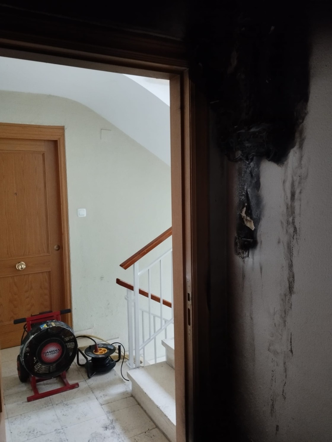 Los bomberos de la DPT sofocan un incendio en una vivienda en Calamocha