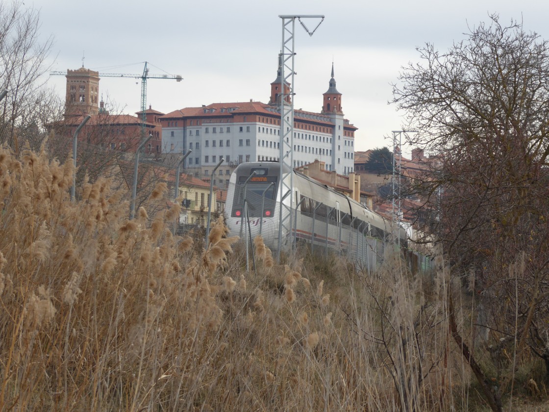 El Consejo de Ministros autoriza los otros dos contratos para ampliar los gálibos del tren