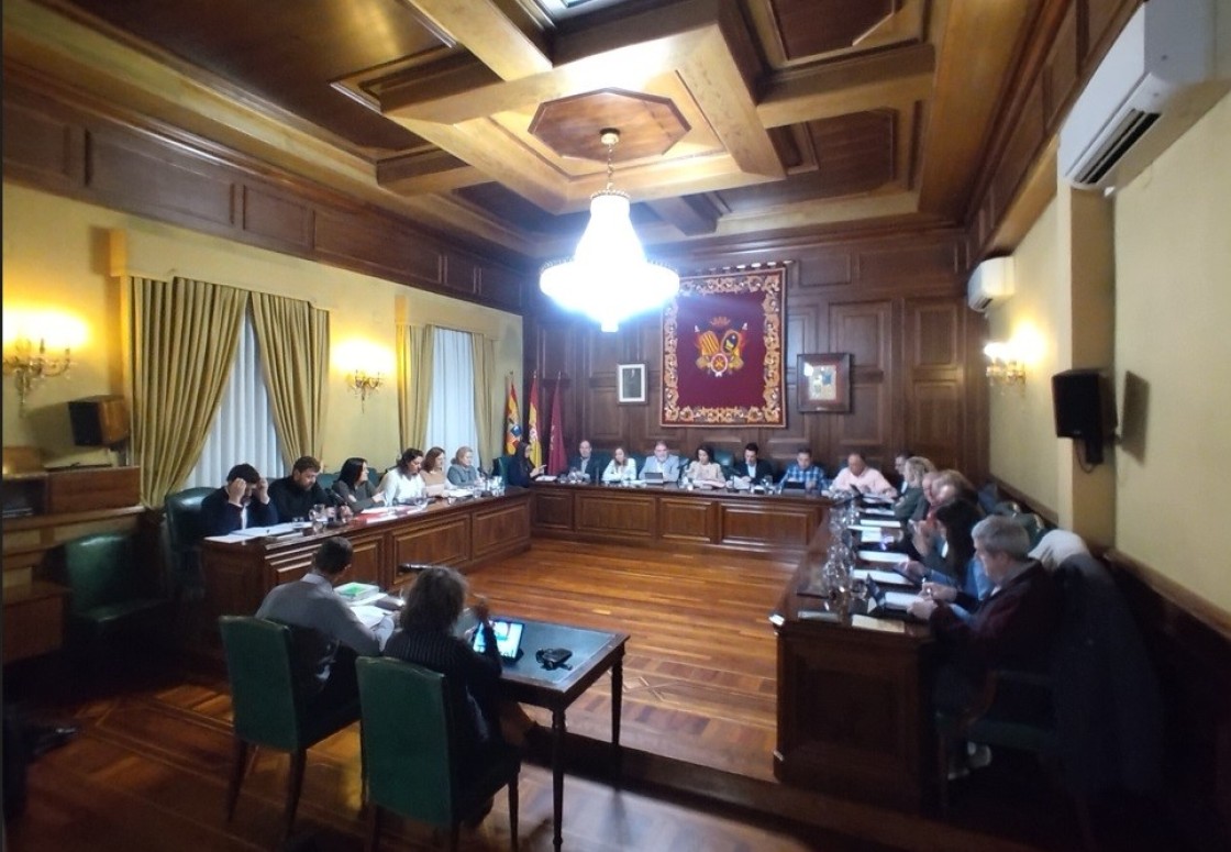 El pleno del Ayuntamiento de Teruel aprueba el proyecto de un nuevo carril de movilidad de personal en las rondas Dámaso Torán y Ambeles