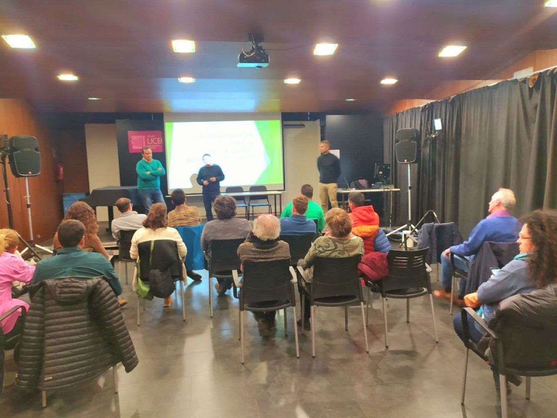 El movimiento Teruel Existe organiza charlas en distintos pueblos para informar sobre el programa de rehabilitación energética