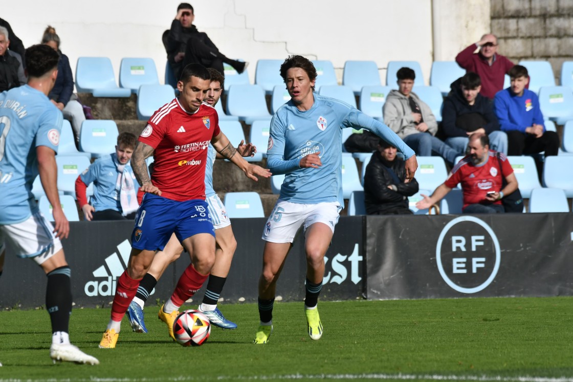 El CD Teruel rescata un punto en el descuento tras una frenética batalla ante el Celta Fortuna (3-3)