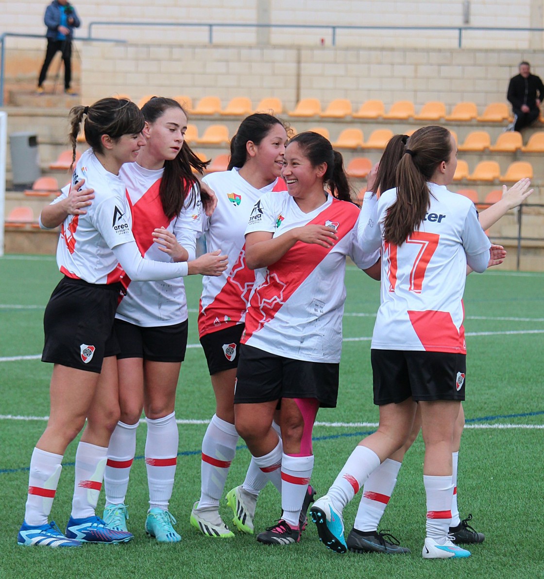 Las chicas del Fuensport se reencuentran con la victoria en casa