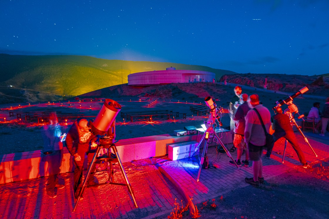 Galáctica programa varias actividades especiales de observación nocturna