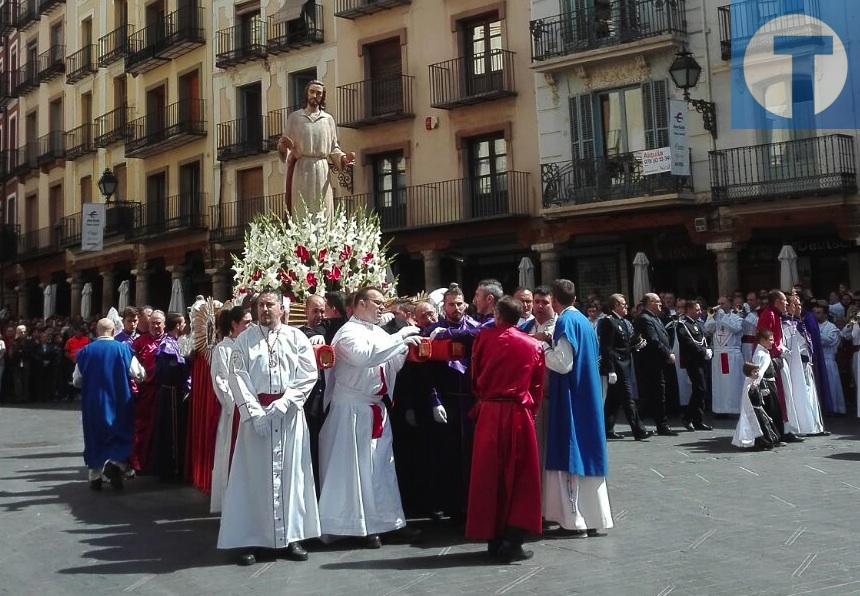 La procesión del Resucitado cierra la Semana Santa en la capital turolense