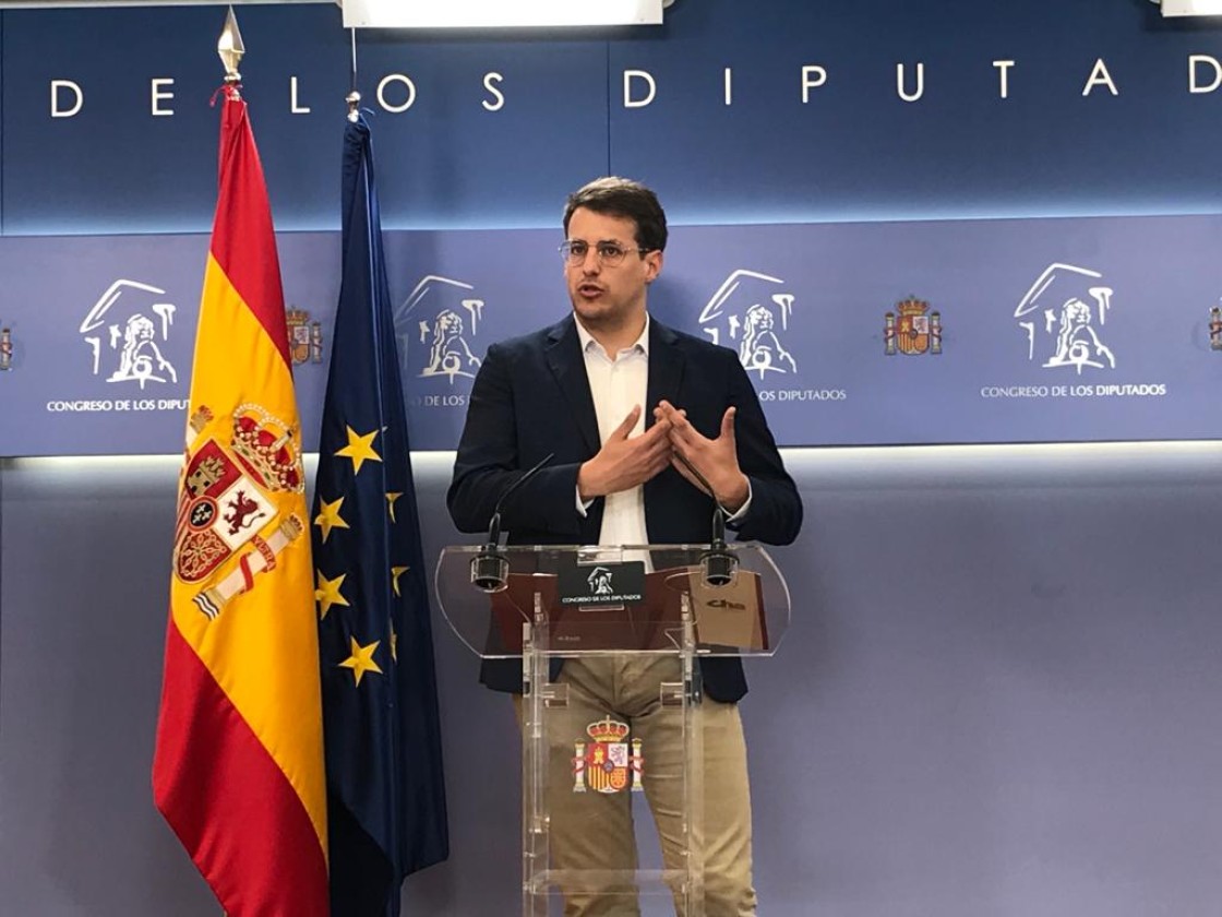 Jorge Pueyo critica a los socialistas por sus