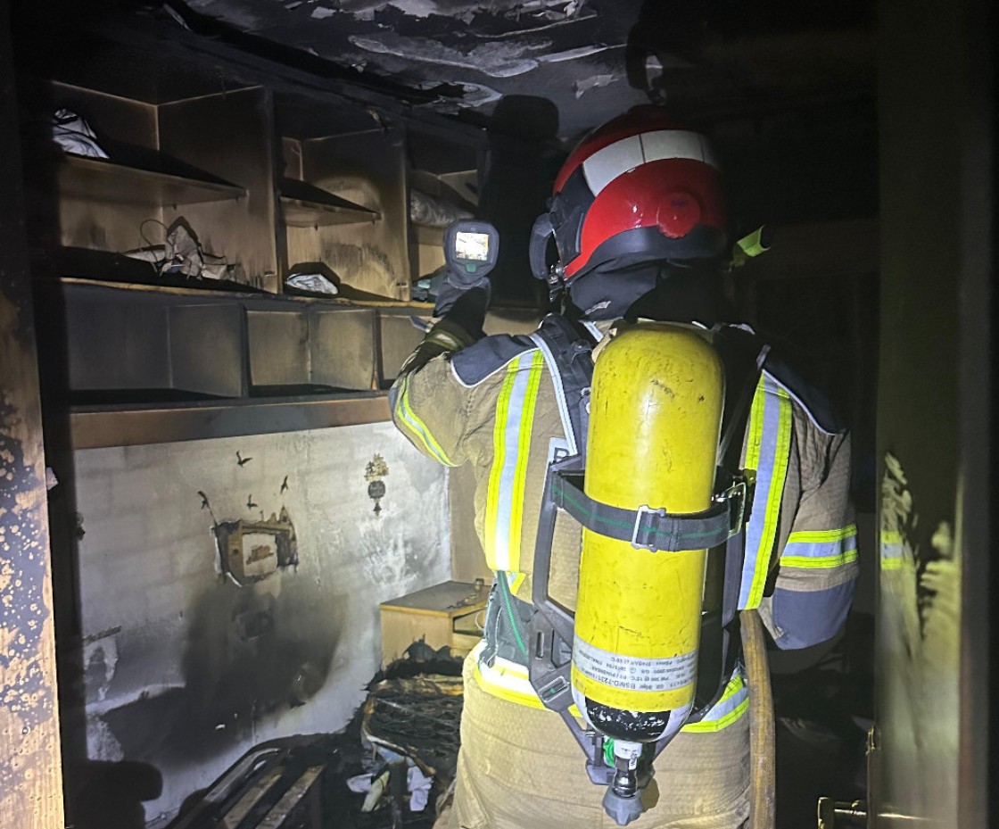 Bomberos del Parque de Montalbán extinguen un incendio en una vivienda de Utrillas sin que haya daños personales