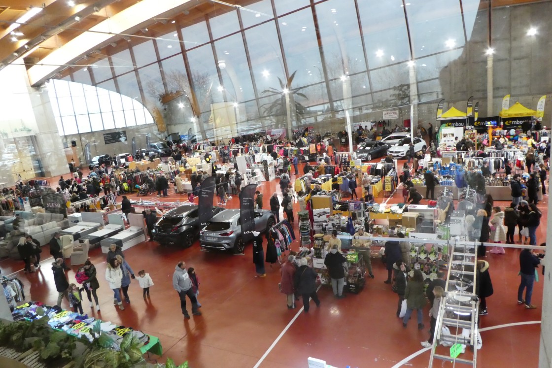 La vuelta al Palacio de Exposiciones de la Feria de los Stocks de Teruel es acogida con buenas expectativas por los comerciantes