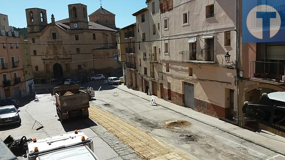 Ganar Alcañiz pide explicaciones por el “estropicio” de las obras de la plaza de San Francisco