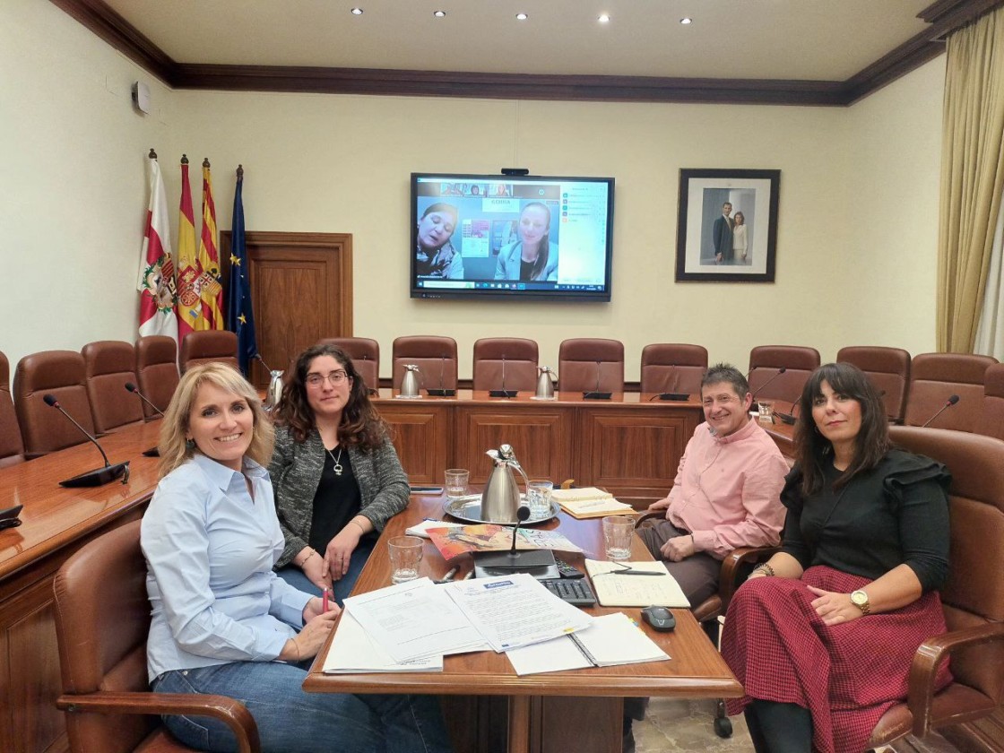 Diputación Provincial y otras instituciones turolenses,  unidas por la Igualdad de la mujer este 8M