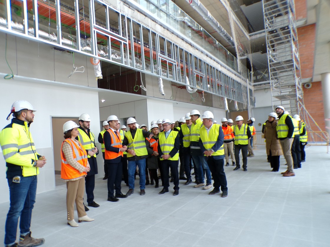 El nuevo hospital de Teruel estará operativo  a finales de 2025 con radioterapia y accesos