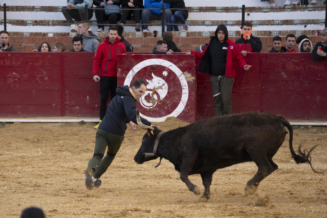 La meteorología no echó atrás el homenaje del mundo taurino a Álvaro Martínez en Teruel