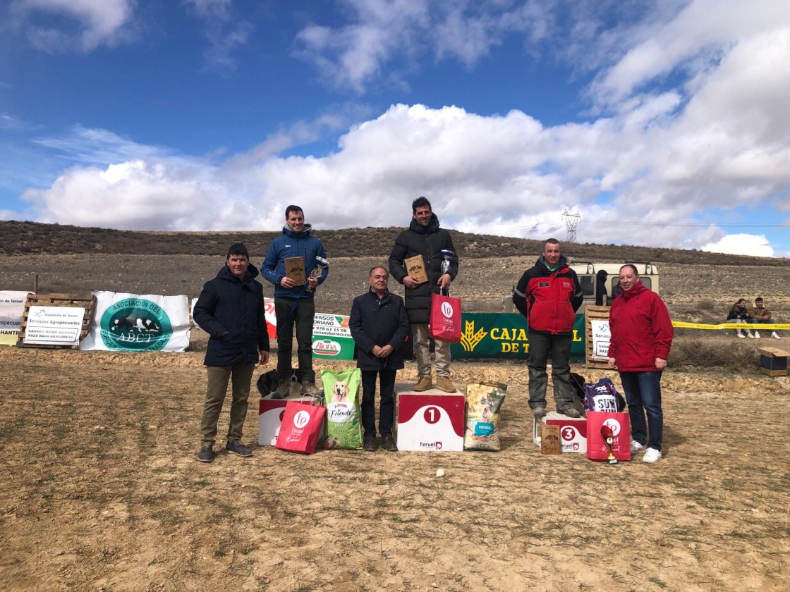 Óscar Murguía y su perro Murguia Ketzal, campeones del I Open de Perros Pastores de Teruel, organizado por la DPT