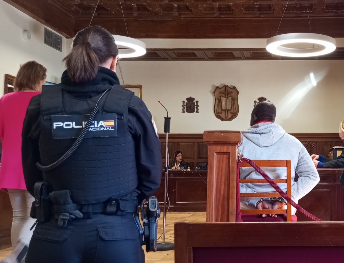 Fiscalía y acusación particular piden entre 8 y 10 años por una agresión sexual a la mujer con la que compartía piso