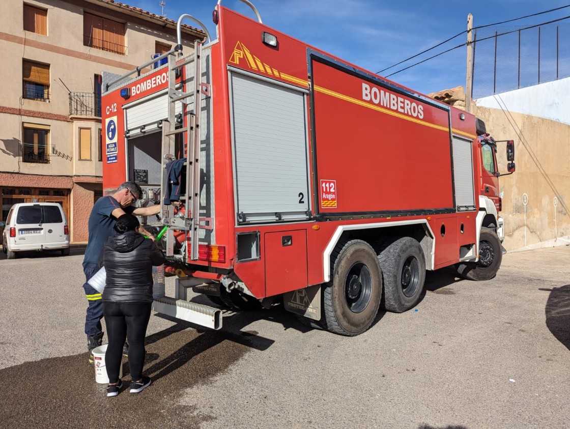 Un reventón en la tubería general deja a Cantavieja más de 30 horas sin agua