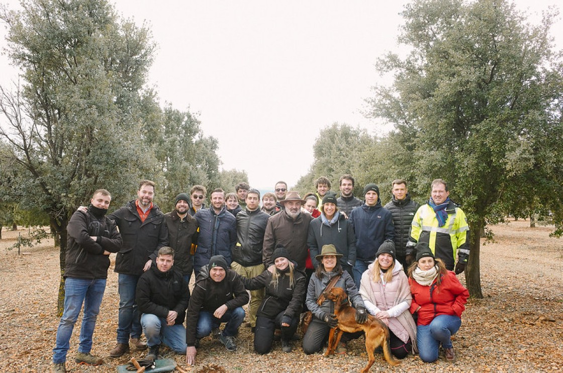 Los jóvenes empresarios del sector de los áridos se reúnen en El Poyo y Mora de Rubielos
