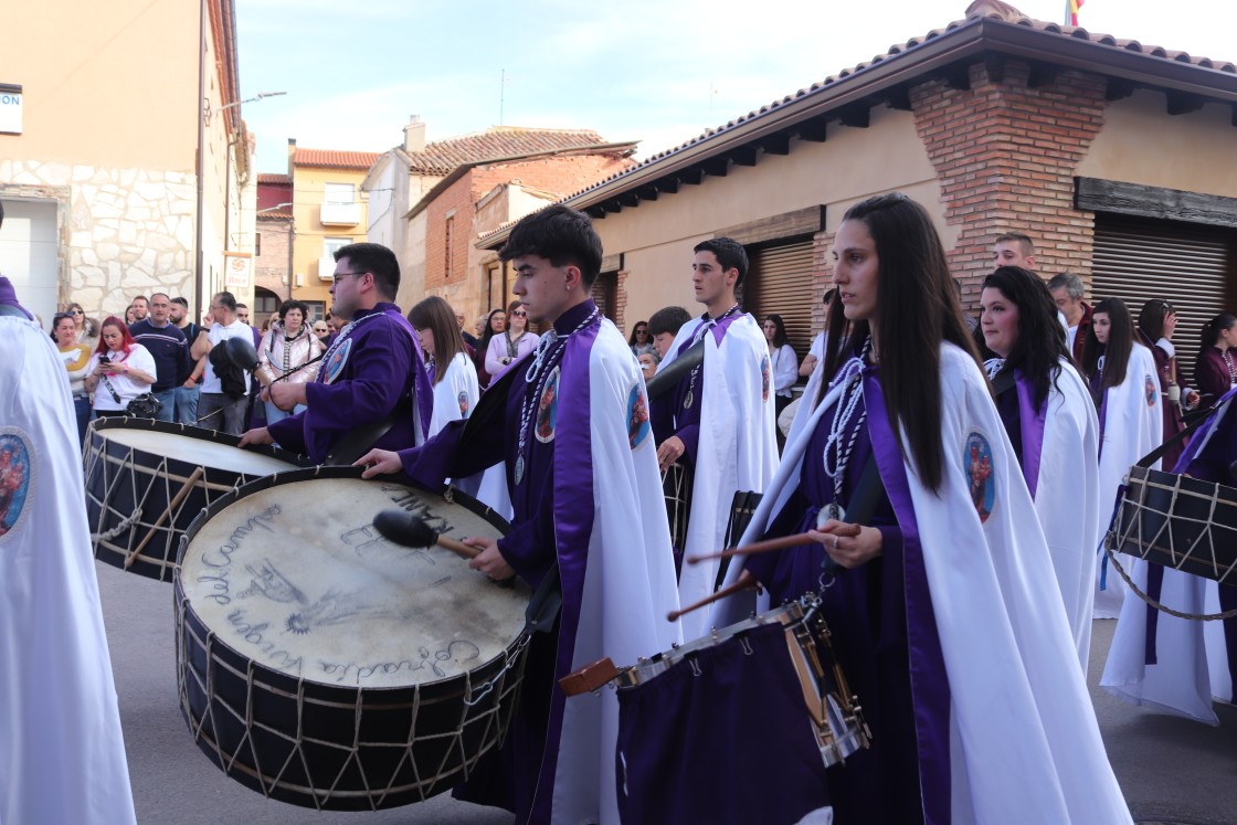 El Jiloca redobla al unísono para demostrar que la Semana Santa late en los corazones de los cofrades