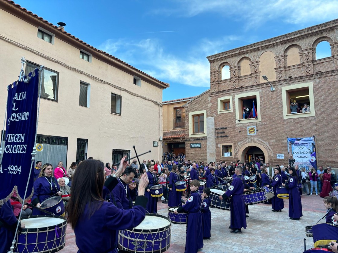 El Encuentro de Muniesa deja claro el fervor de la percusión de los pueblos de Tamboas