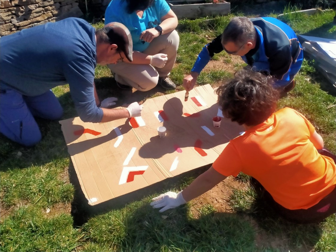 Voluntarios del Club La Cordada de Alcañiz mantendrán el GR 8 dentro de un plan de mejora de senderos